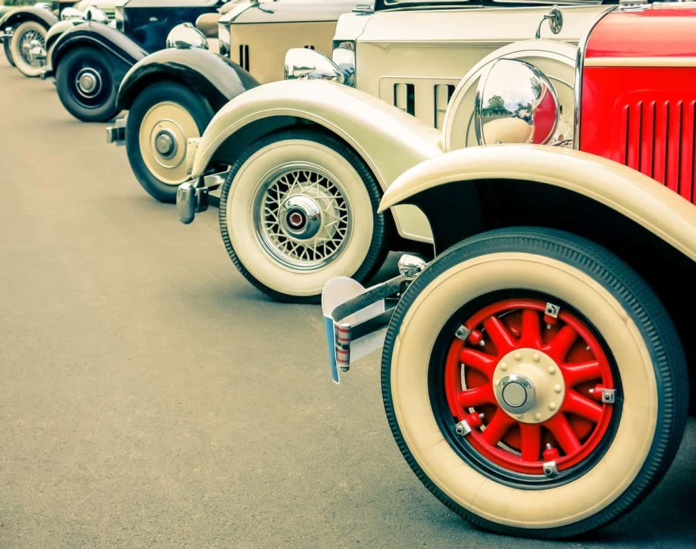 why did old cars have whitewall tires